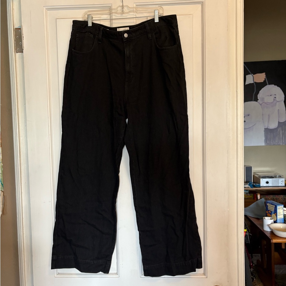 Black Wide-Leg Jeans